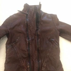 Perfect wine color zip up jacket. Incredible. XS